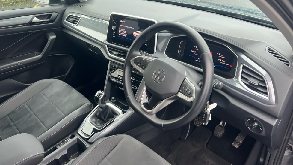 Used Volkswagen T-Roc 2023 for sale - 76691557: Photo 6