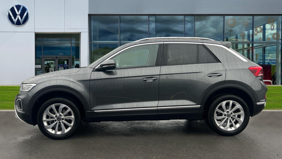 Used Volkswagen T-Roc 2023 for sale - 76691557: Photo 9