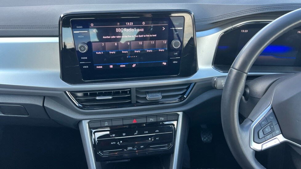 Used Volkswagen T-Roc 2024 for sale - 76438139: Photo 13