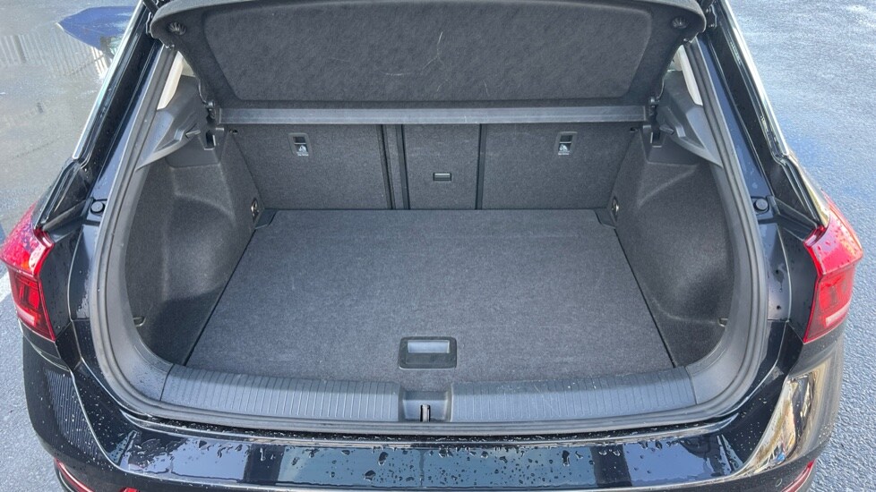 Used Volkswagen T-Roc 2024 for sale - 76438139: Photo 16