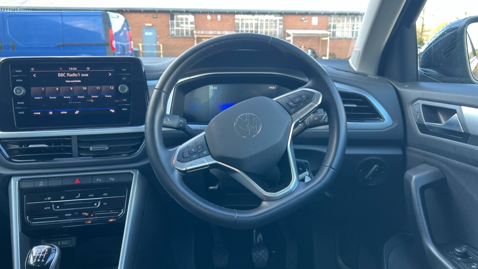 Used Volkswagen T-Roc 2024 for sale - 76438139: Photo 22