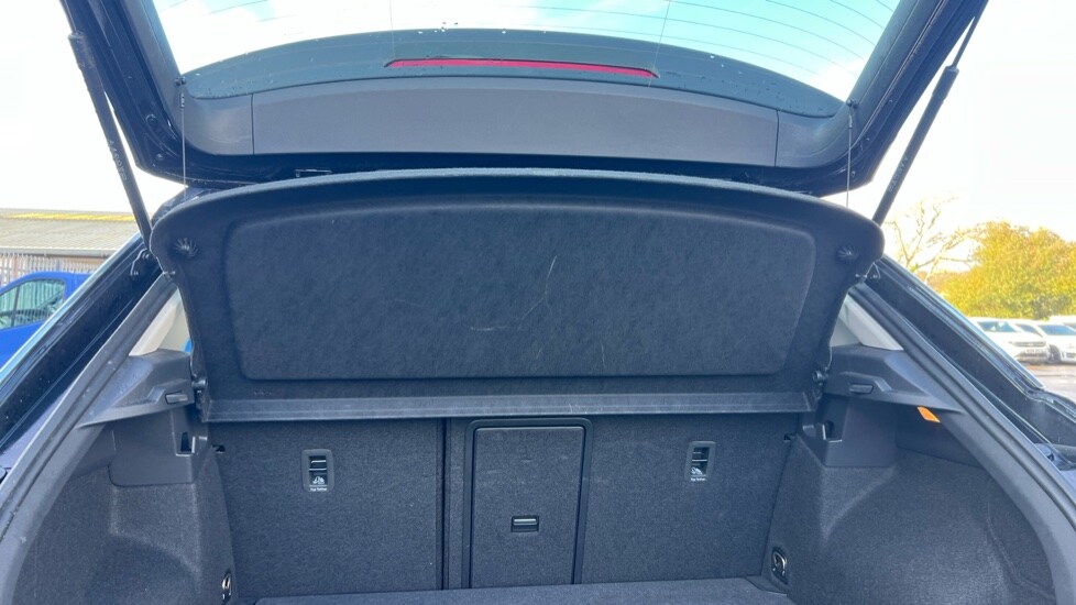 Used Volkswagen T-Roc 2024 for sale - 76438139: Photo 28