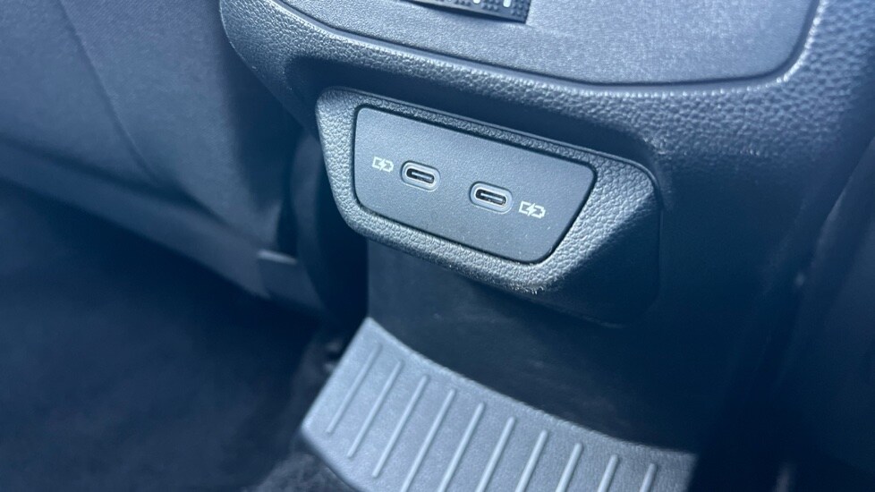 Used Volkswagen T-Roc 2024 for sale - 76438139: Photo 38