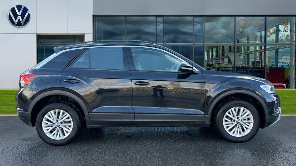 Used Volkswagen T-Roc 2024 for sale - 76438139: Photo 4