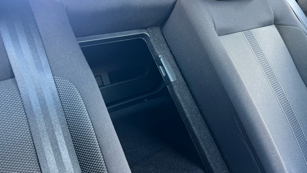 Used Volkswagen T-Roc 2024 for sale - 76438139: Photo 40