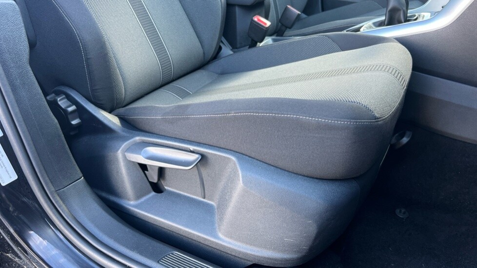 Used Volkswagen T-Roc 2024 for sale - 76438139: Photo 42