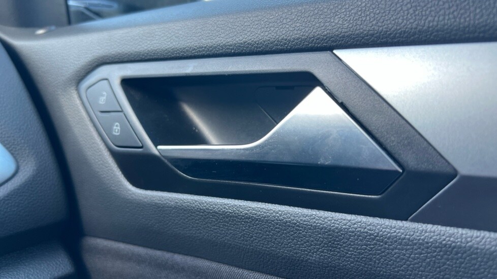 Used Volkswagen T-Roc 2024 for sale - 76438139: Photo 44