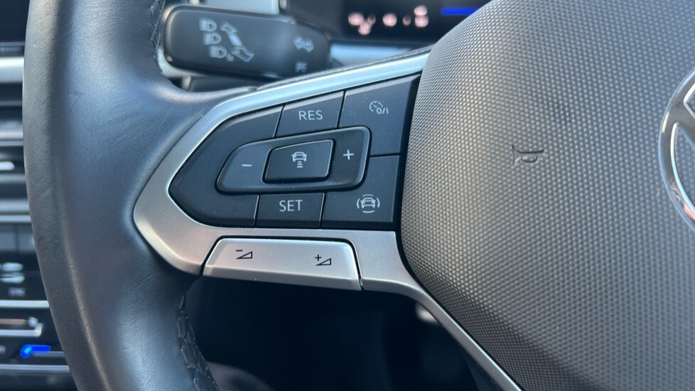 Used Volkswagen T-Roc 2024 for sale - 76438139: Photo 47