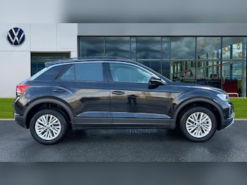 Used Volkswagen T-Roc 2024 for sale - 76438139: Photo