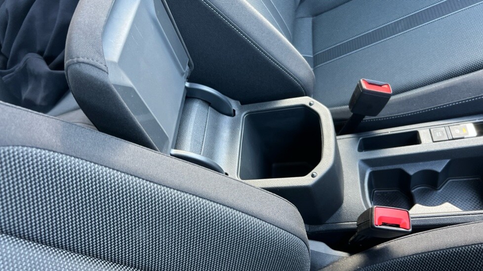 Used Volkswagen T-Roc 2024 for sale - 76438139: Photo 57