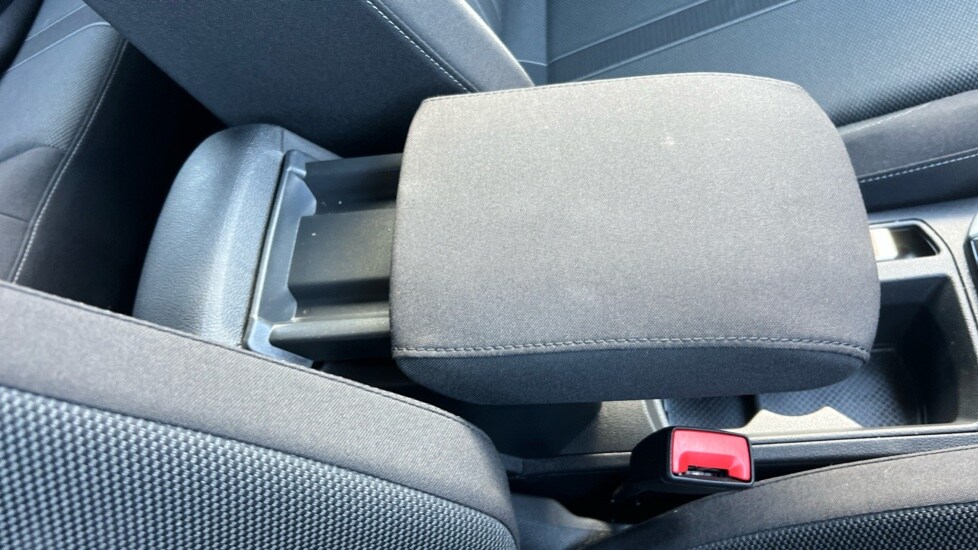 Used Volkswagen T-Roc 2024 for sale - 76438139: Photo 58