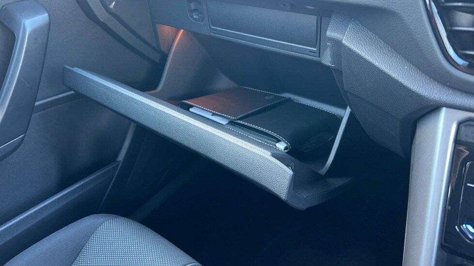 Used Volkswagen T-Roc 2024 for sale - 76438139: Photo 59