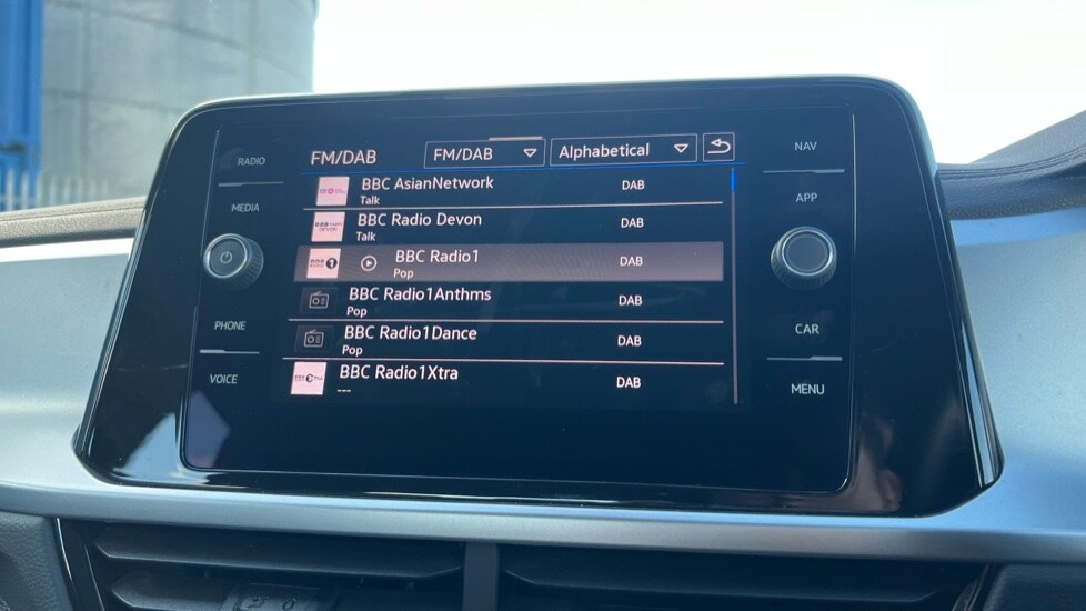 Used Volkswagen T-Roc 2024 for sale - 76438139: Photo 61