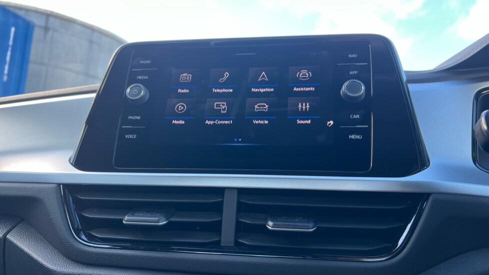 Used Volkswagen T-Roc 2024 for sale - 76438139: Photo 63