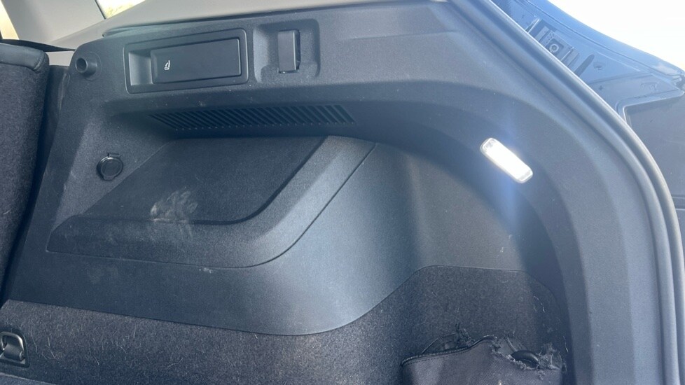 Used Volkswagen Tiguan 2024 for sale - 76272795: Photo 51