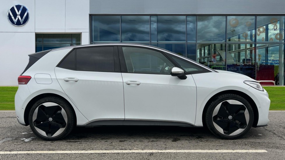 Used Volkswagen ID.3 2025 for sale - 76921854: Photo 4