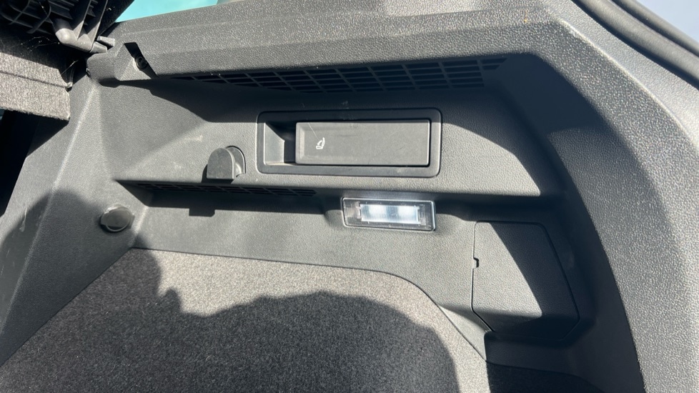 Used Volkswagen Tiguan 2022 for sale - 76501485: Photo 32