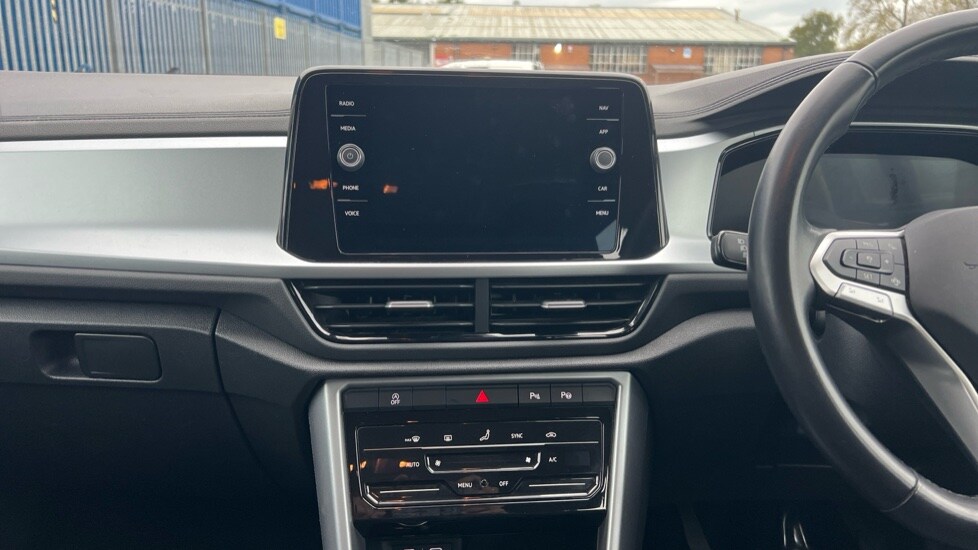 Used Volkswagen T-Roc 2023 for sale - 76668196: Photo 13