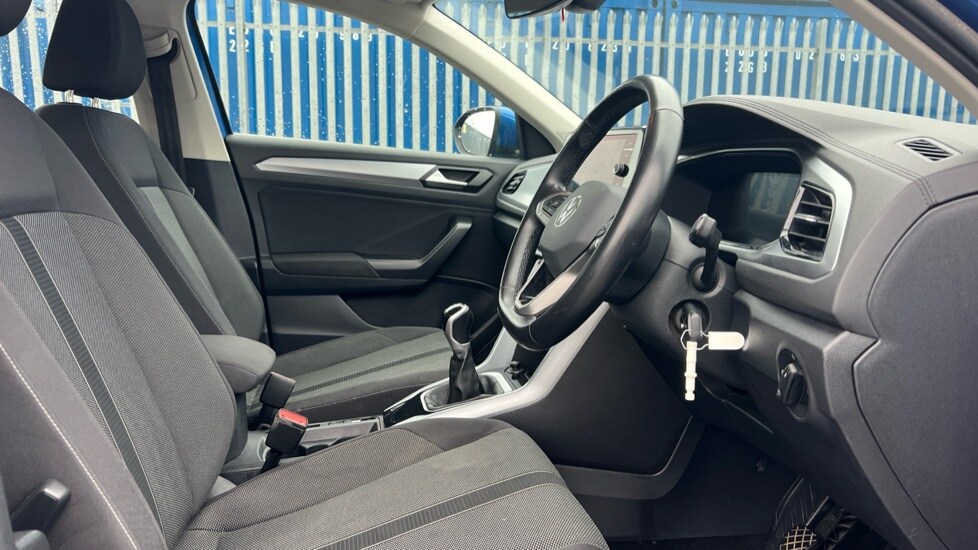 Used Volkswagen T-Roc 2023 for sale - 76668196: Photo 26