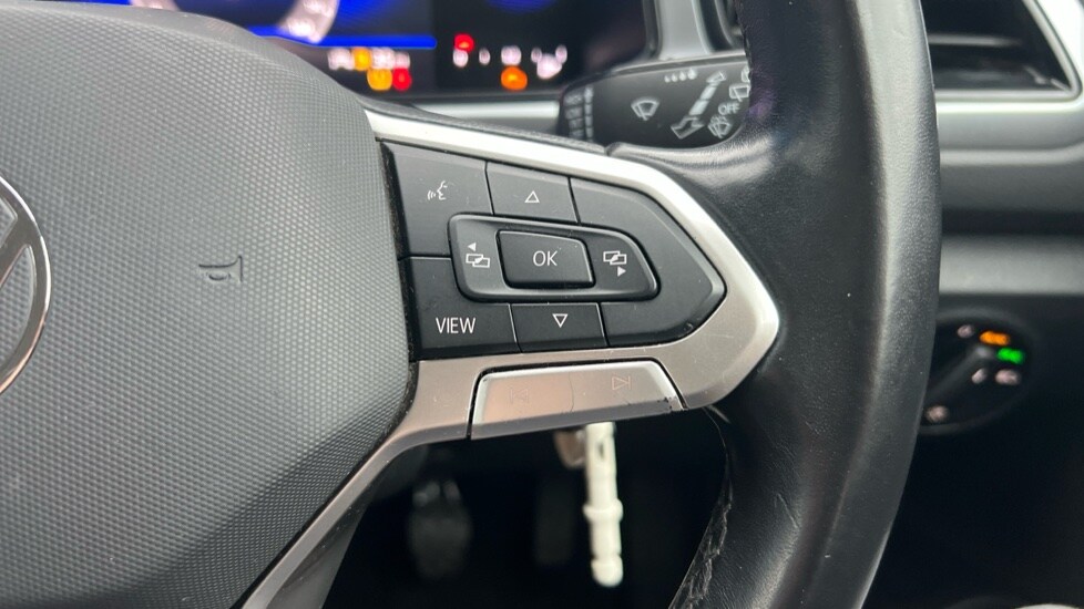 Used Volkswagen T-Roc 2023 for sale - 76668196: Photo 30