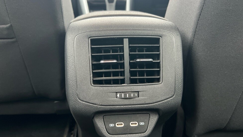 Used Volkswagen T-Roc 2023 for sale - 76668196: Photo 34