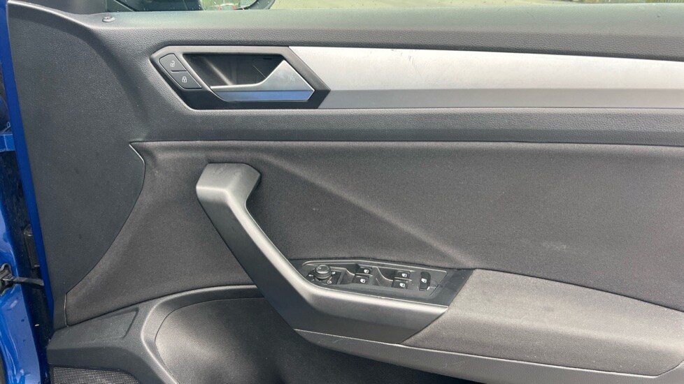 Used Volkswagen T-Roc 2023 for sale - 76668196: Photo 37