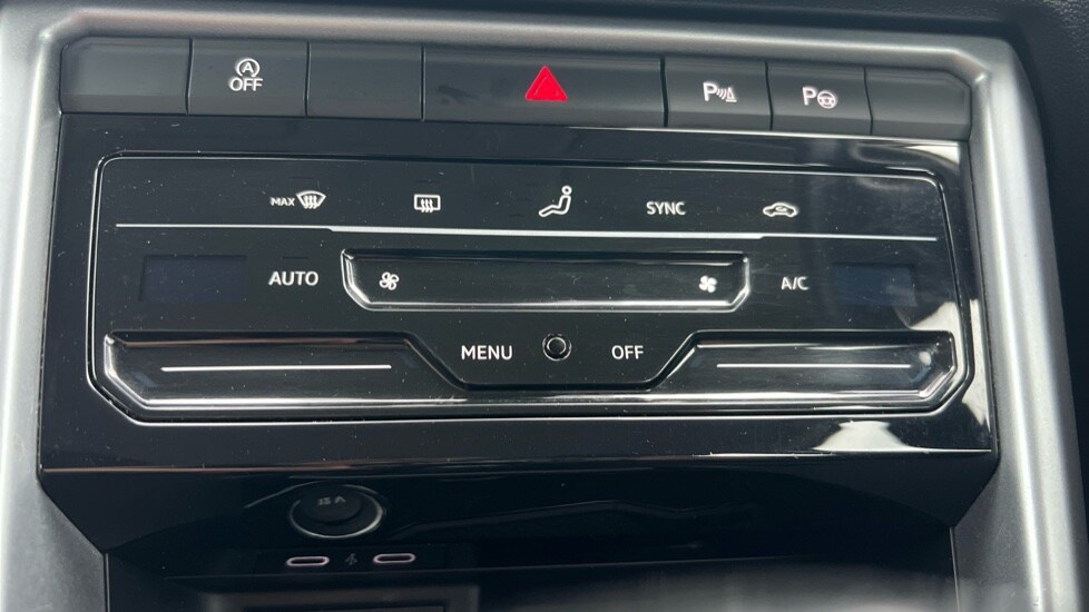 Used Volkswagen T-Roc 2023 for sale - 76668196: Photo 53