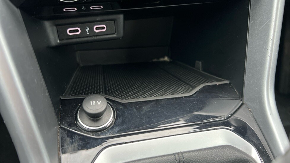 Used Volkswagen T-Roc 2023 for sale - 76668196: Photo 54