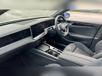 Used Volkswagen Passat 2025 for sale - 75660419: Photo