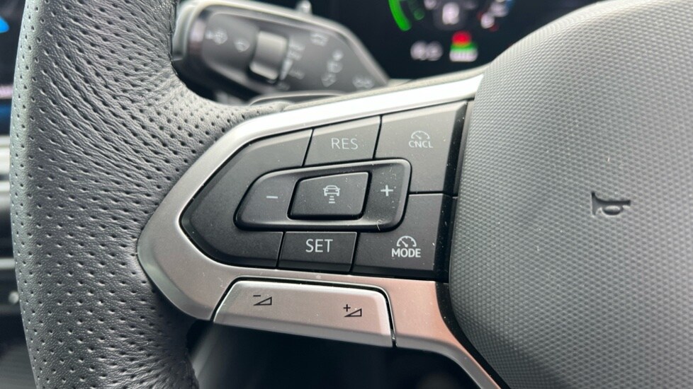 Used Volkswagen Passat 2025 for sale - 75660419: Photo 31