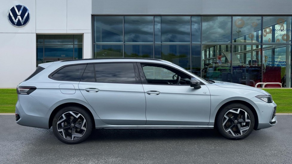 Used Volkswagen Passat 2025 for sale - 75660419: Photo 4