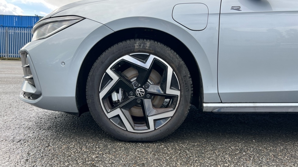 Used Volkswagen Passat 2025 for sale - 75660419: Photo 5