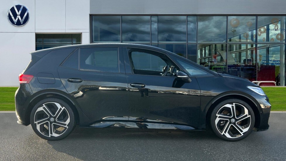 Used Volkswagen ID.3 2025 for sale - 76458848: Photo 4