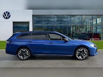 Used Volkswagen Passat 2025 for sale - 75660179: Photo