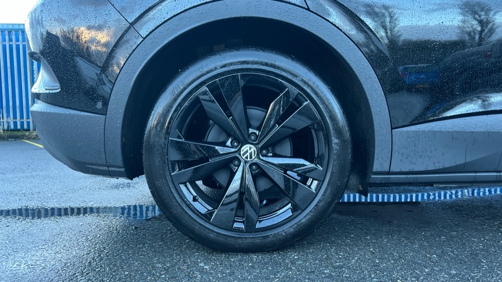 Used Volkswagen ID.4 2025 for sale - 76921853: Photo 5