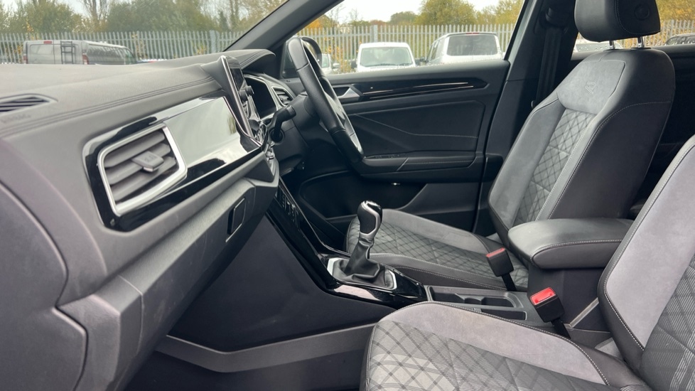 Used Volkswagen T-Roc 2023 for sale - 77018331: Photo 22
