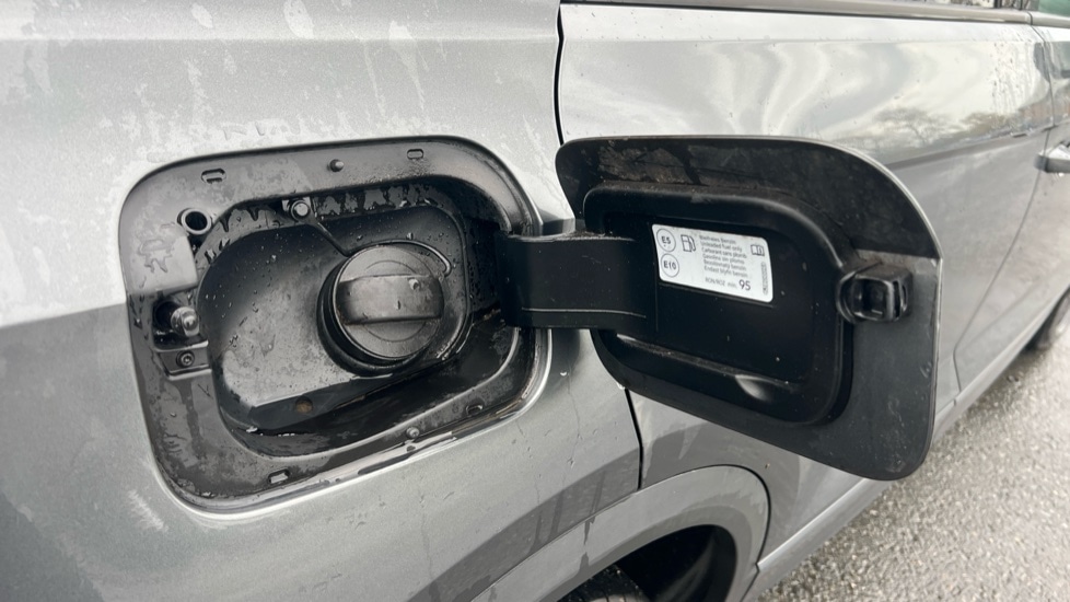 Used Volkswagen T-Roc 2023 for sale - 77018331: Photo 23