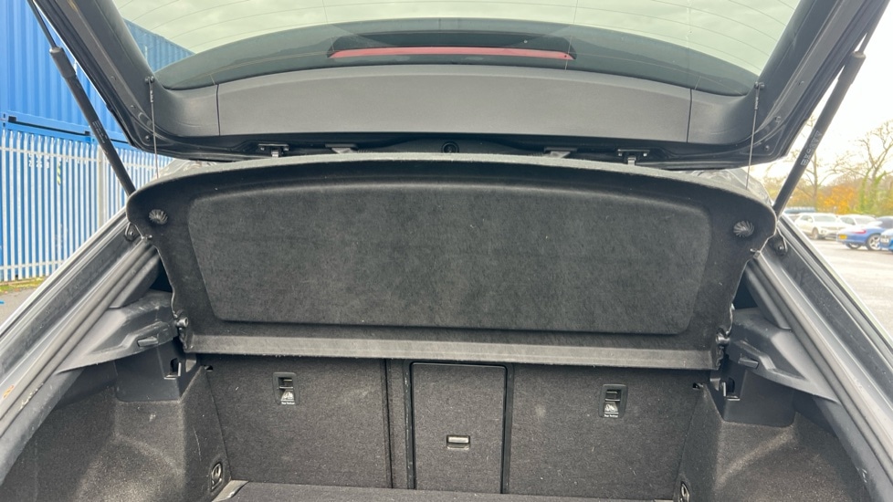 Used Volkswagen T-Roc 2023 for sale - 77018331: Photo 30