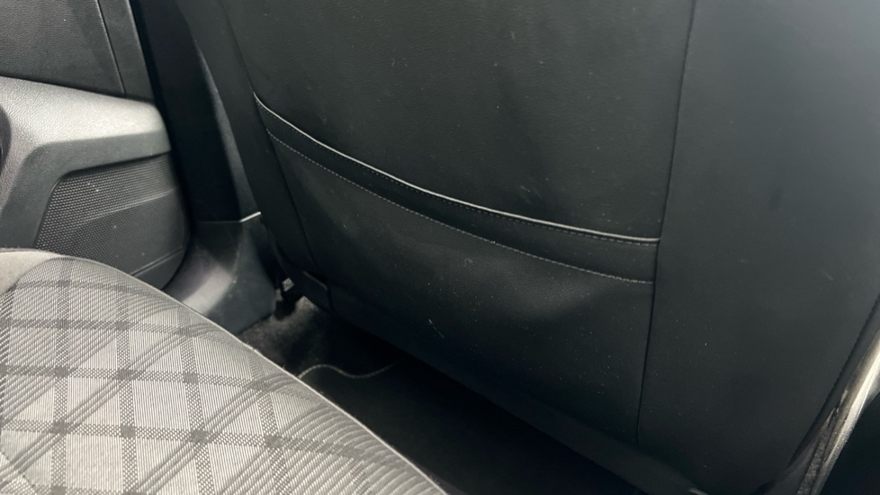 Used Volkswagen T-Roc 2023 for sale - 77018331: Photo 36