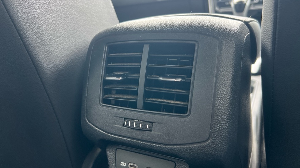 Used Volkswagen T-Roc 2023 for sale - 77018331: Photo 40