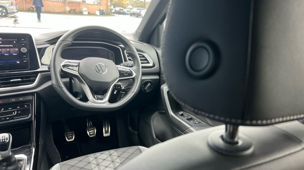 Used Volkswagen T-Roc 2023 for sale - 77018331: Photo 42