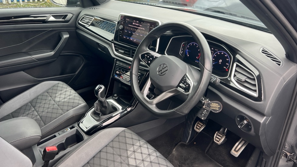 Used Volkswagen T-Roc 2023 for sale - 77018331: Photo 6