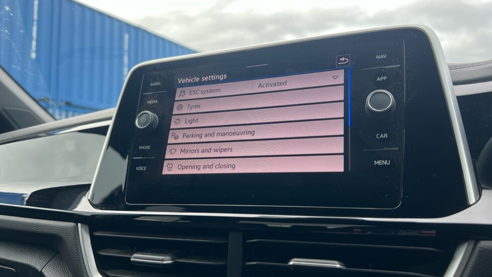 Used Volkswagen T-Roc 2023 for sale - 77018331: Photo 64