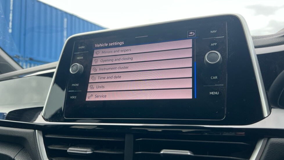 Used Volkswagen T-Roc 2023 for sale - 77018331: Photo 65