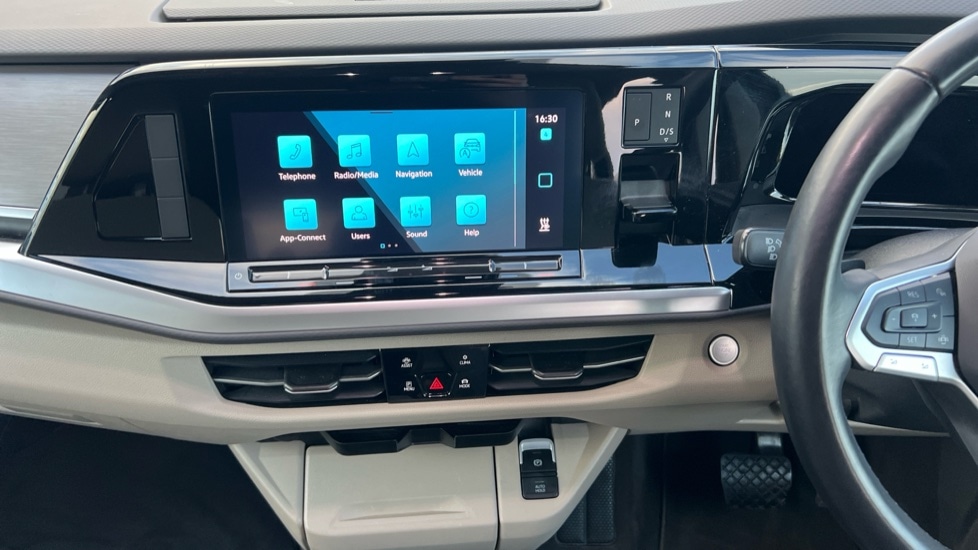 Used Volkswagen Multivan 2024 for sale - 76435011: Photo 13