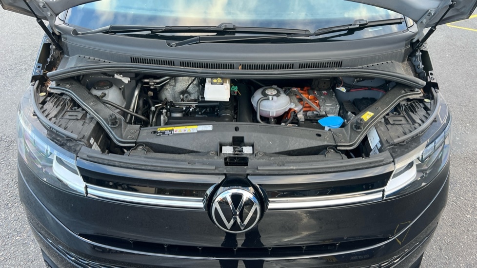 Used Volkswagen Multivan 2024 for sale - 76435011: Photo 17