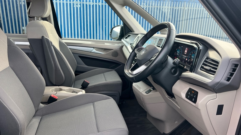 Used Volkswagen Multivan 2024 for sale - 76435011: Photo 21