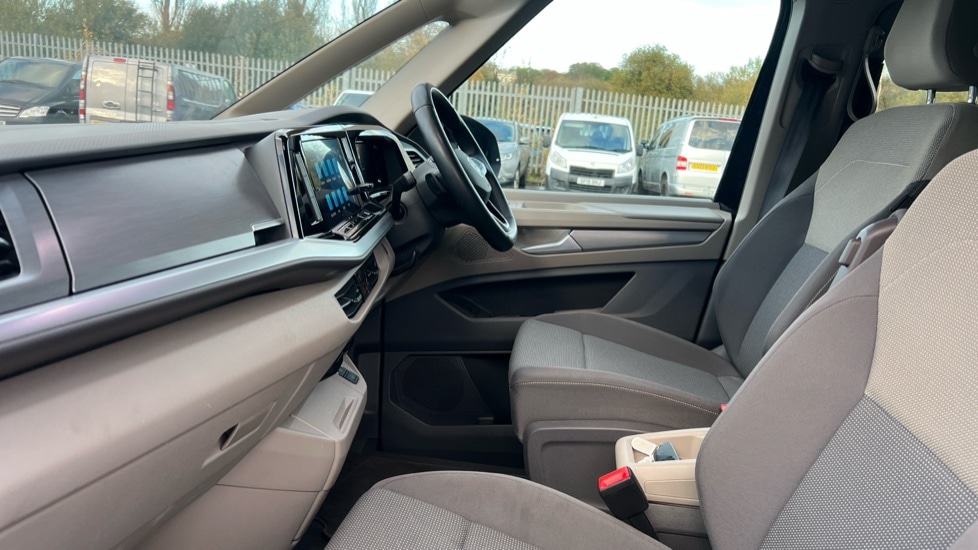Used Volkswagen Multivan 2024 for sale - 76435011: Photo 23