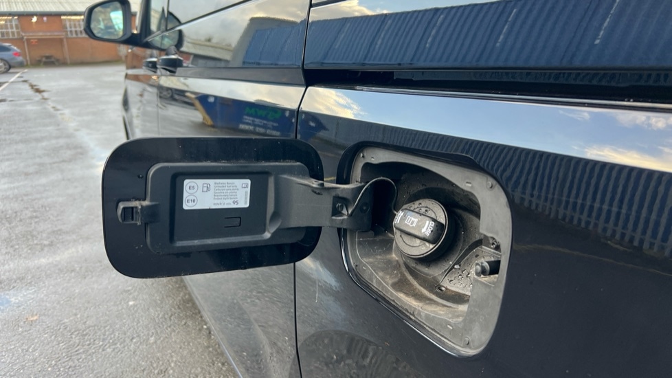 Used Volkswagen Multivan 2024 for sale - 76435011: Photo 24