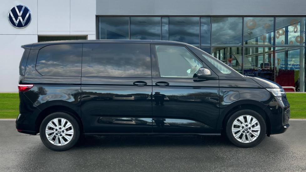 Used Volkswagen Multivan 2024 for sale - 76435011: Photo 4